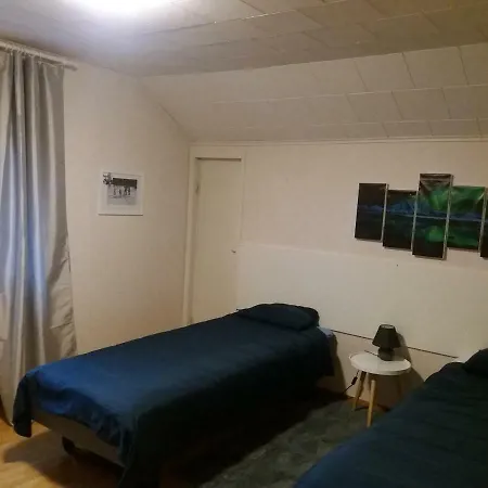 Arctic House Nyaraló
